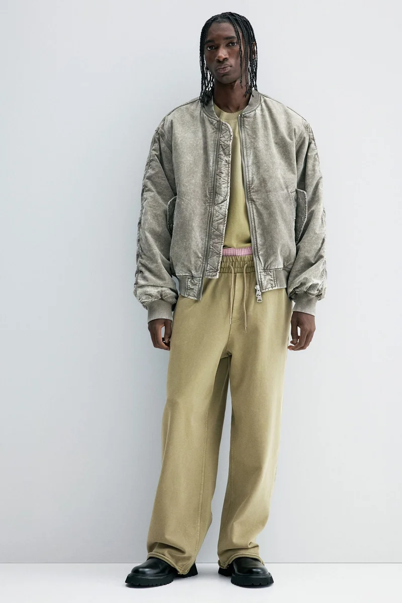 اتش اند ام بنطلون سويت بمظهر مكحوت وقصة مريحة